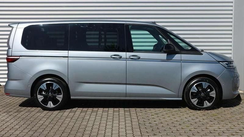 Neu VW Multivan Style 150 PS (110 kW) 2025 Mono silver Van / Kleinbus