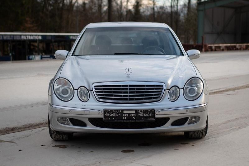 Gebraucht Mercedes E320 224 PS (164 kW) 2004 Silber Limousine