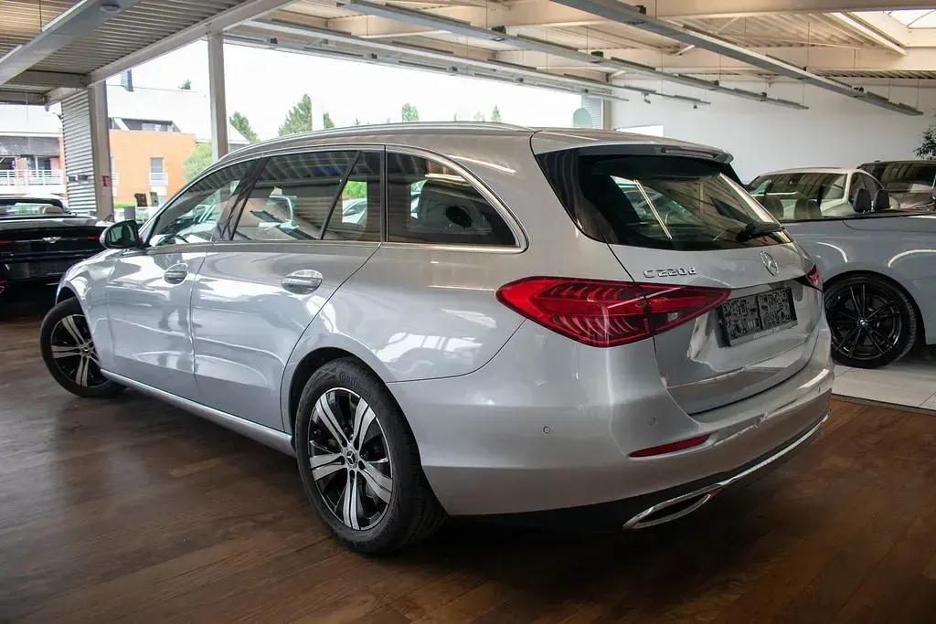 Gebraucht Mercedes C220 200 PS (147 kW) 2022 Silber Kombi