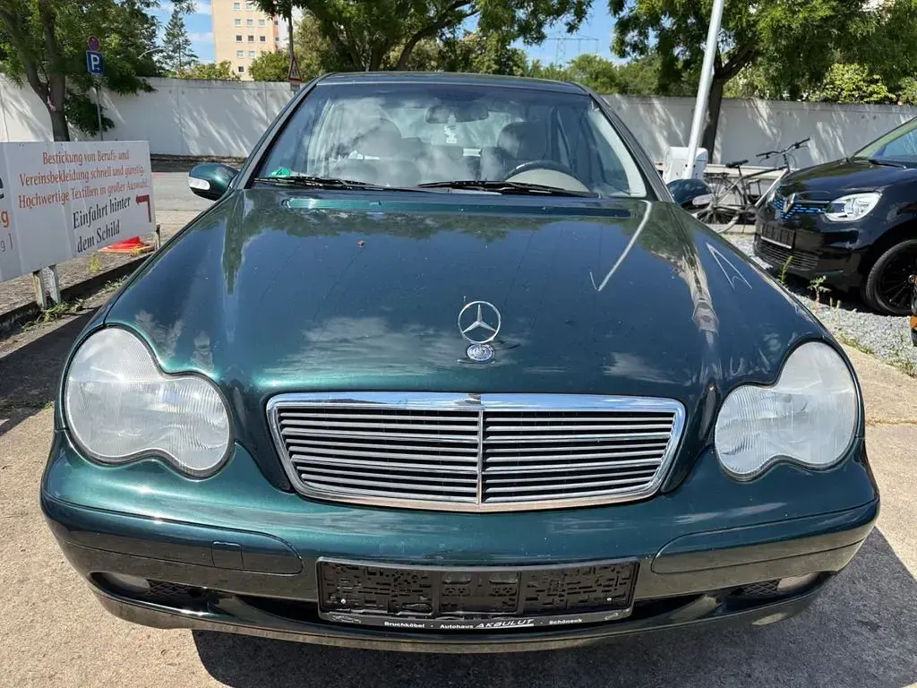 Gebraucht Mercedes C180 Classic 129 PS (94 kW) 2001 Grün Limousine
