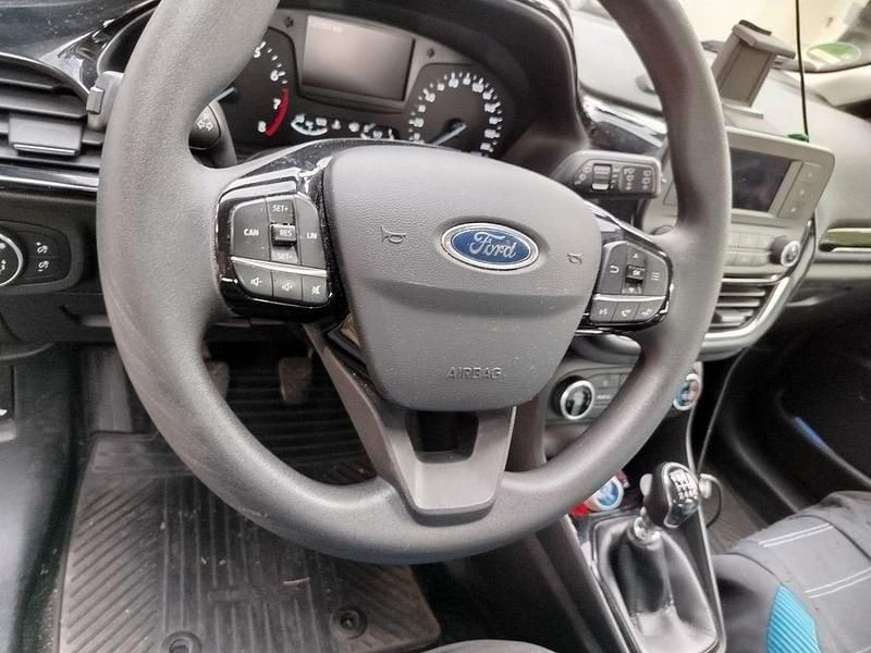 Gebraucht Ford Fiesta Trend 101 PS (74 kW) 2018 Blau Kleinwagen