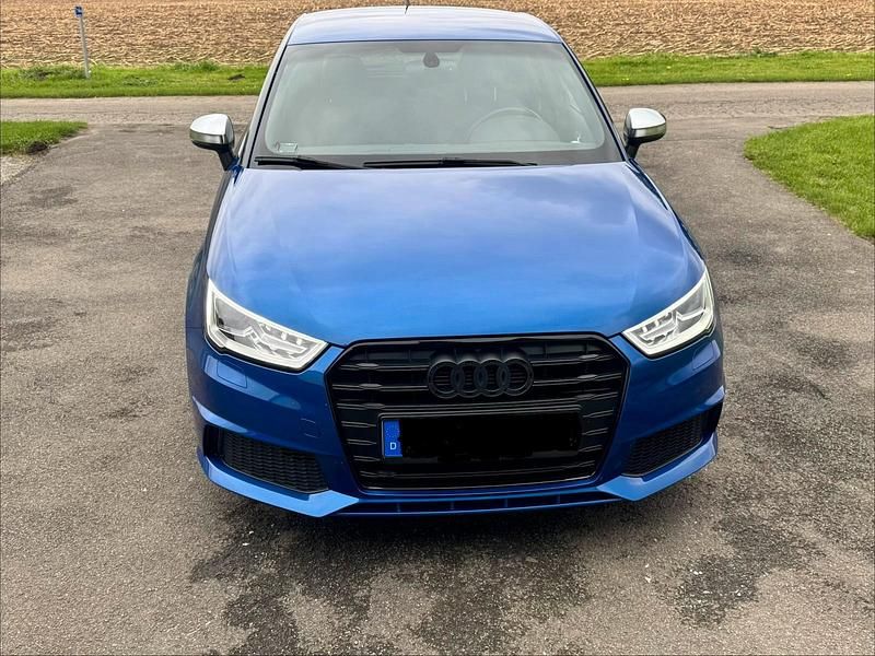 Blau Gebraucht 2018 Audi S1 Kleinwagen | 26.800 € - Bild 1/4