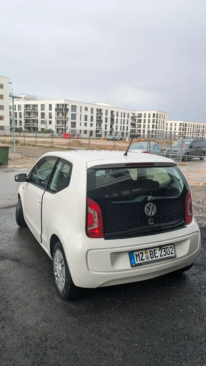 Używany VW up! 60 KM (44 kW) 2014 Biały Hatchback