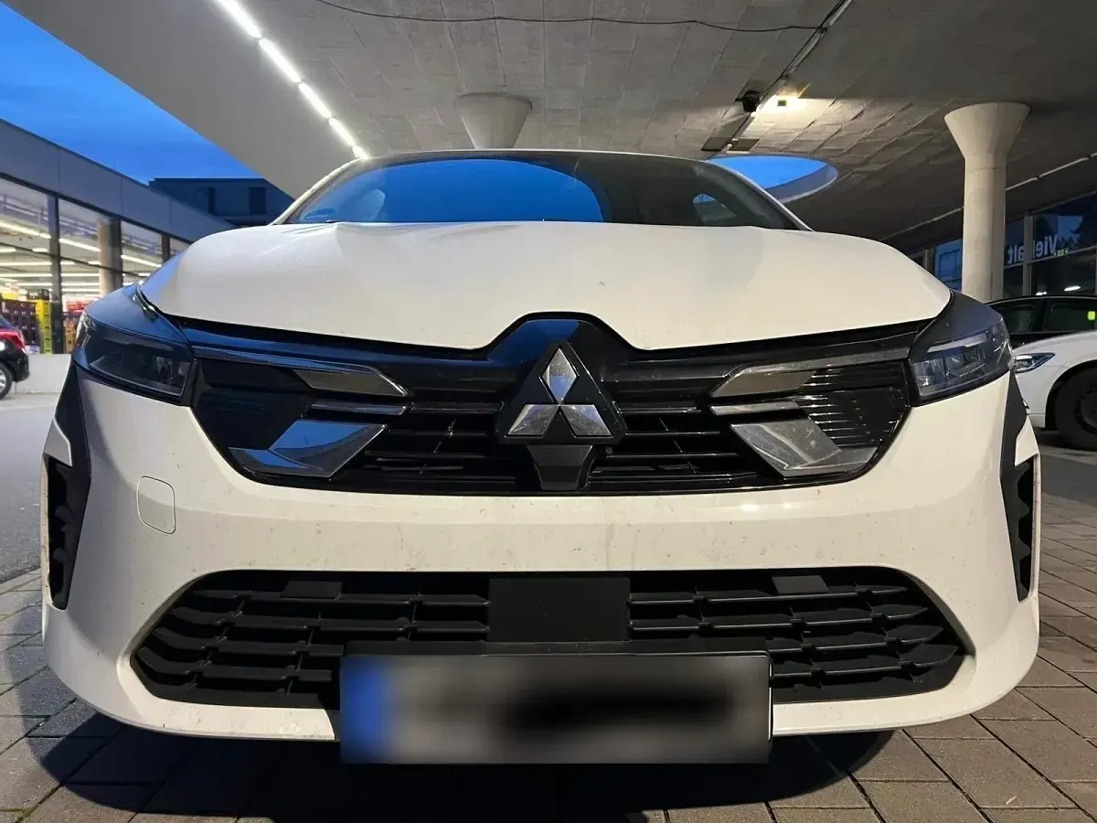 Gebraucht Mitsubishi Colt 67 PS (49 kW) 2024 Weiß Kleinwagen