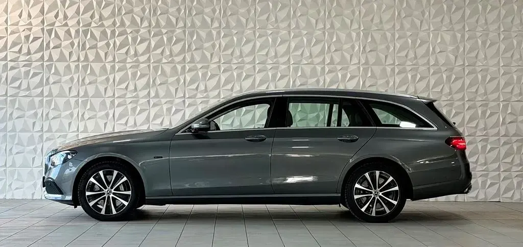 Gebraucht Mercedes E300 194 PS (142 kW) 2021 Grau Limousine