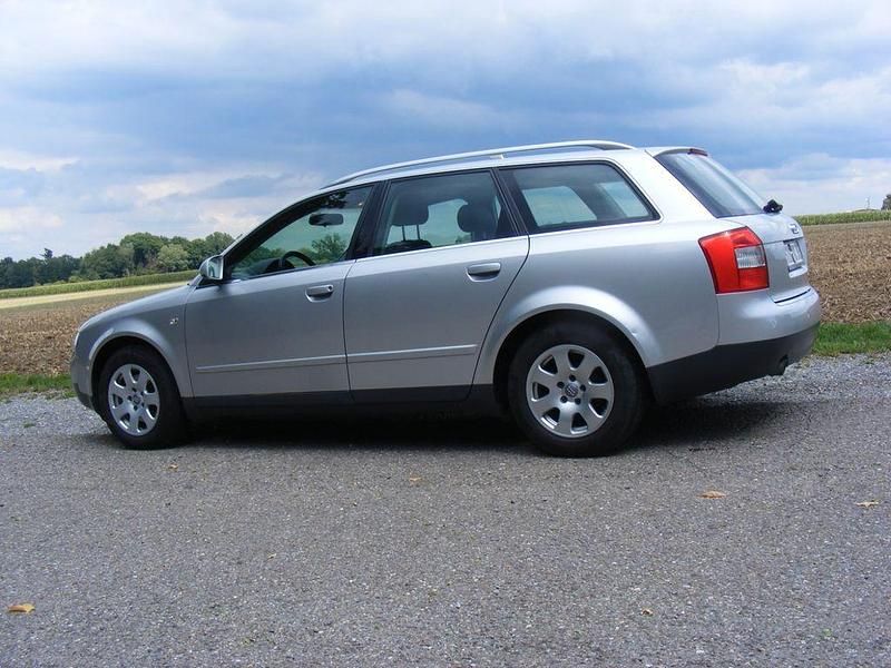 Silber Gebraucht 2002 Audi A4 Kombi | 3.500 € (Teuer) - Bild 1/4