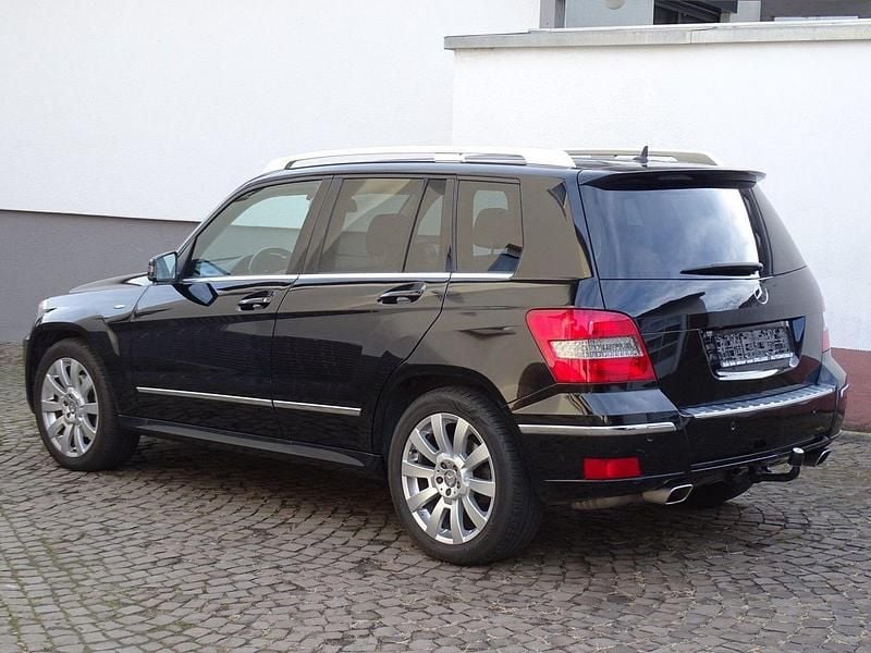 Gebraucht Mercedes GLK250 204 PS (150 kW) 2011 Schwarz SUV