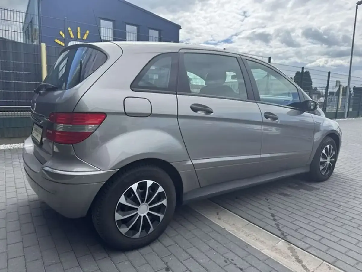 Gebraucht Mercedes B170 116 PS (85 kW) 2005 Silber/grau Van / Kleinbus