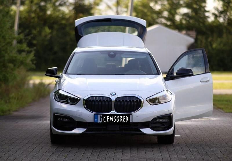 Weiß Gebraucht 2019 BMW 118 Sport Line Kleinwagen | 20.500 € (Etwas zu teuer) - Bild 1/4