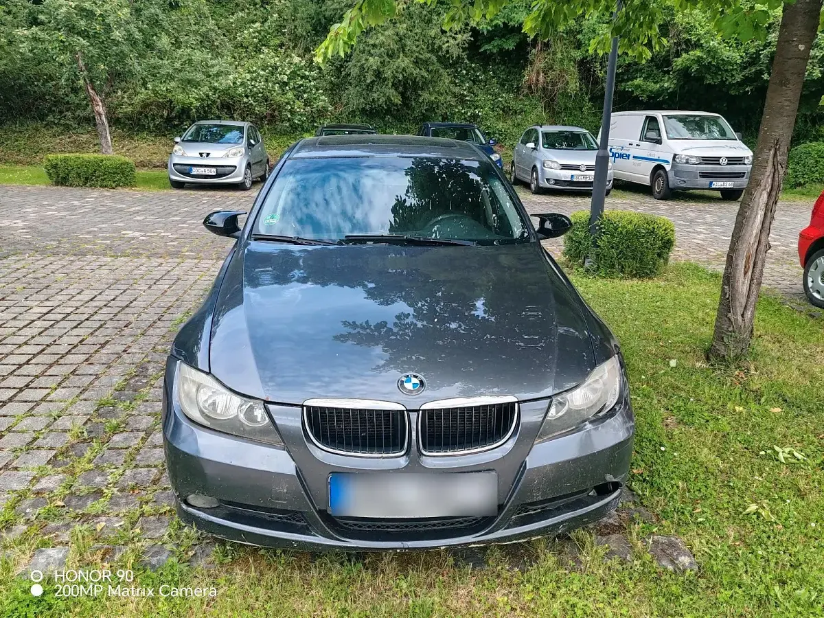 Gebraucht BMW 318 150 PS (110 kW) 2005 Grau Limousine