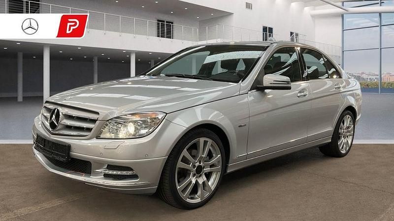 Iridiumsilber Gebraucht 2011 Mercedes C200 Limousine | 11.950 € (Fairer Preis) - Bild 1/4