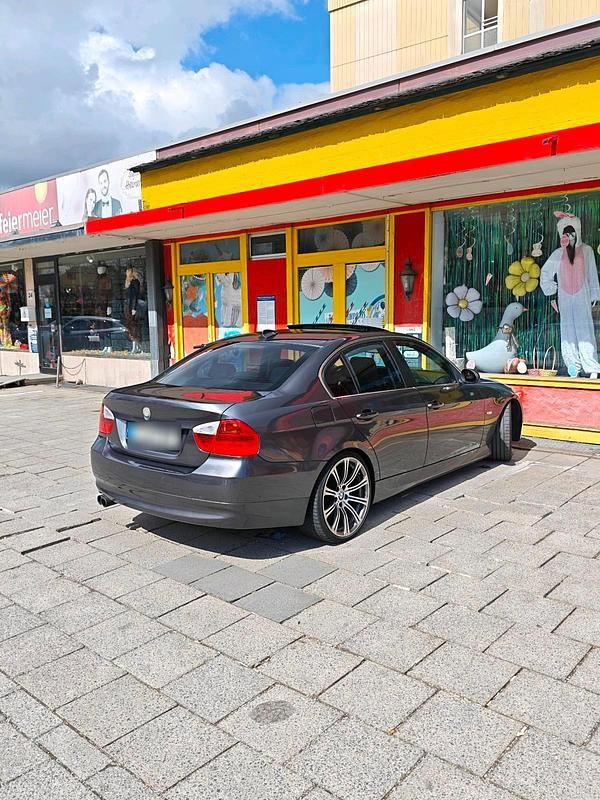 Gebraucht BMW 325 218 PS (160 kW) 2005 Grau Limousine