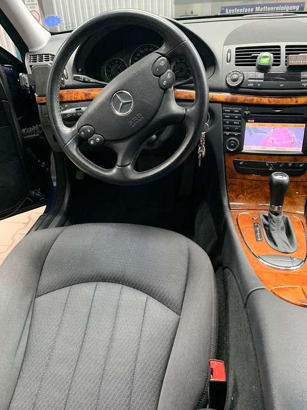 Blau Gebraucht 2008 Mercedes E200 Elegance Kombi | 7.500 € (Fairer Preis) - Bild 1/4