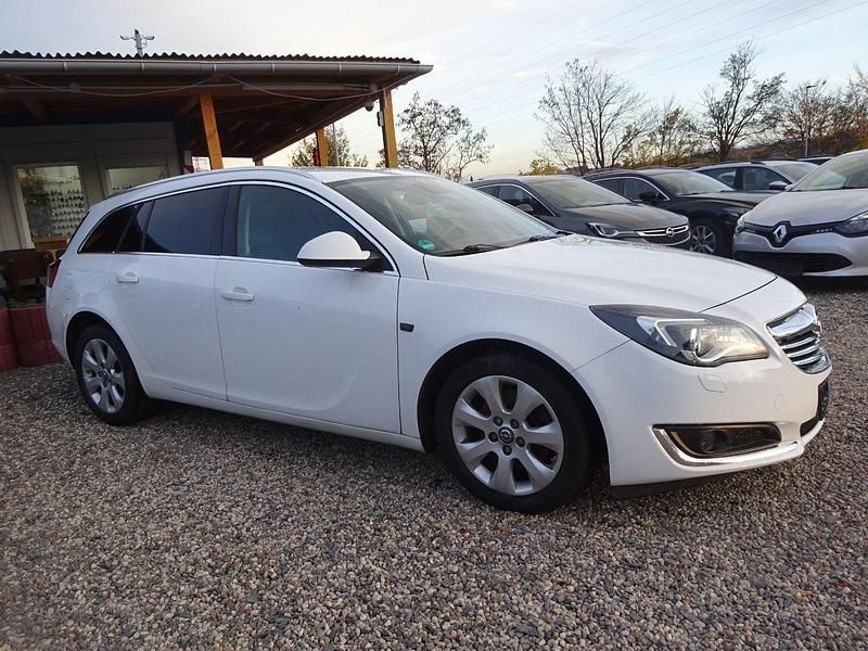 Gebraucht Opel Insignia Innovation 140 PS (102 kW) 2014 Weiß Kombi