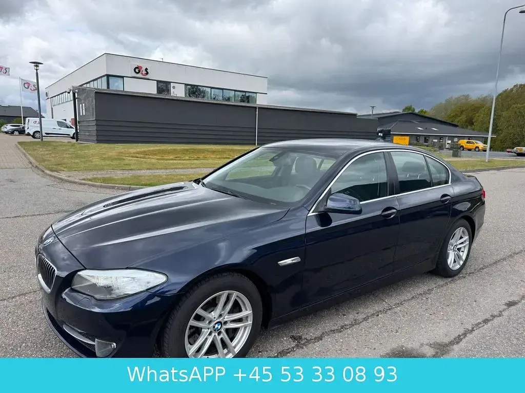 Gebraucht BMW 525 Sport Line 204 PS (150 kW) 2011 Blau Limousine