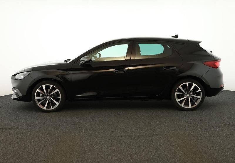 Gebraucht Seat Leon FR 204 PS (150 kW) 2023 Mitternachtsschwarz metallic SUV