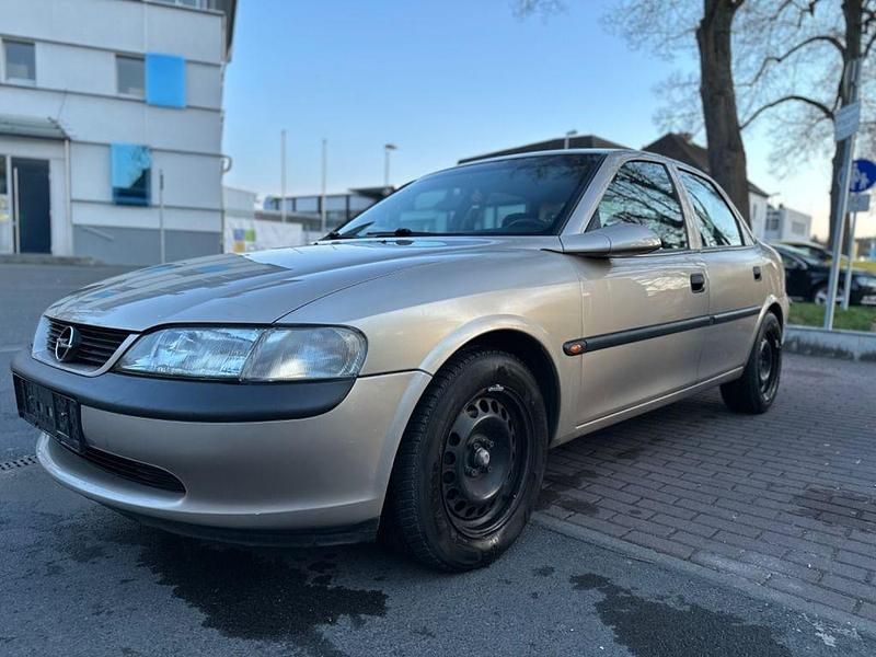 Gold Gebraucht 1998 Opel Vectra Limousine | 1.390 € (Guter Preis) - Bild 1/4
