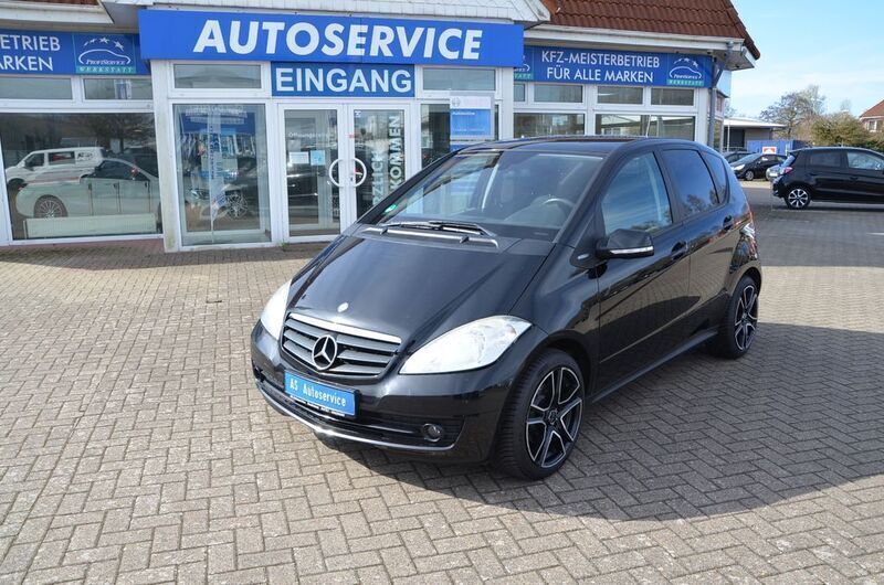 Schwarz Gebraucht 2010 Mercedes A180 Limousine | 4.990 € (Fairer Preis) - Bild 1/4