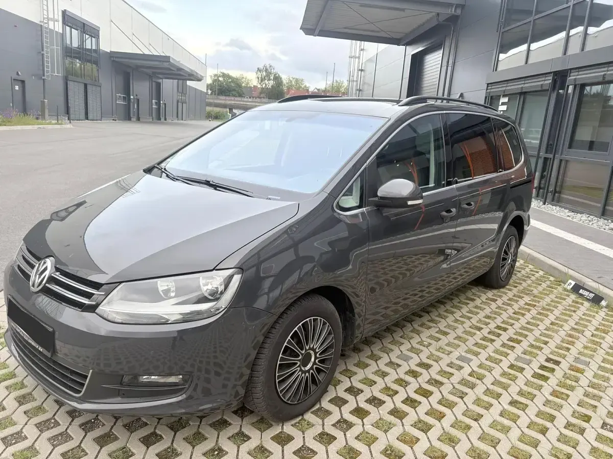 Gebraucht VW Sharan 140 PS (102 kW) 2010 Grau Van / Kleinbus