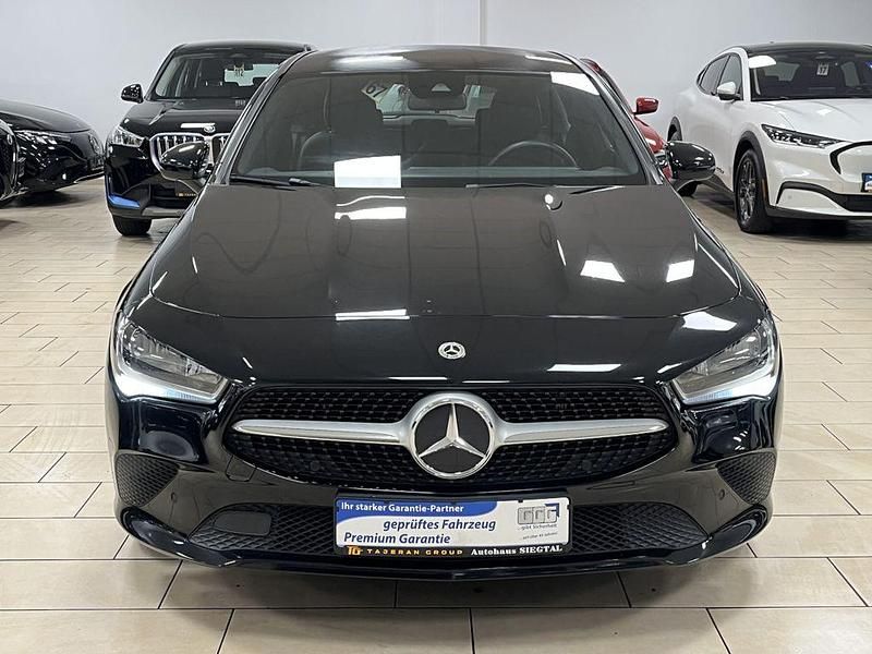 Gebraucht Mercedes CLA250e Shooting Brake 218 PS (160 kW) 2022 Schwarz Kombi