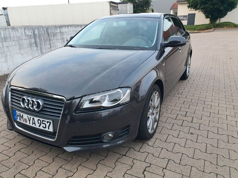 Braun Gebraucht 2012 Audi A3 Sportback S-Line Limousine | 11.500 € (Fairer Preis) - Bild 1/4