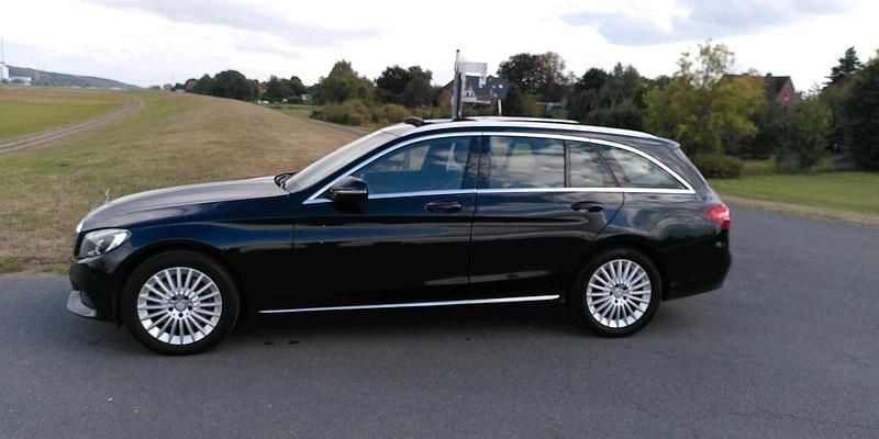 Schwarz Gebraucht 2015 Mercedes C250 Kombi | 9.300 € (Guter Preis) - Bild 1/4
