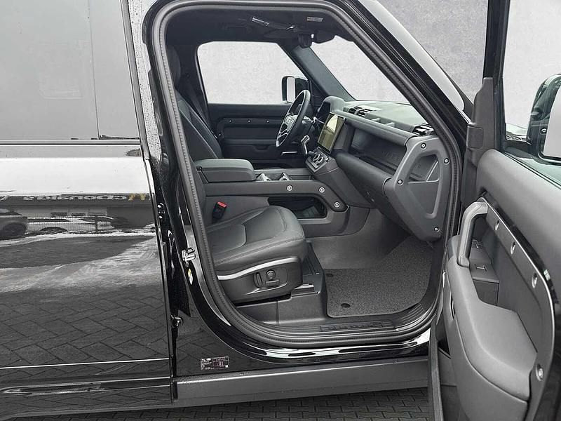 Gebraucht Land Rover Defender SE Dynamic 252 PS (185 kW) 2026 Santorini black SUV