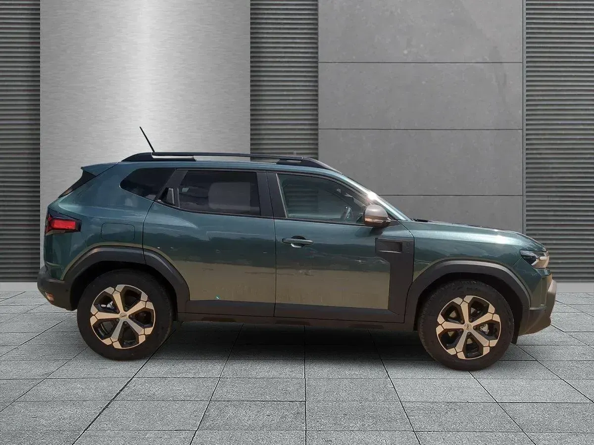 Neu Dacia Duster Journey 122 PS (89 kW) 2026 Zedergrün SUV