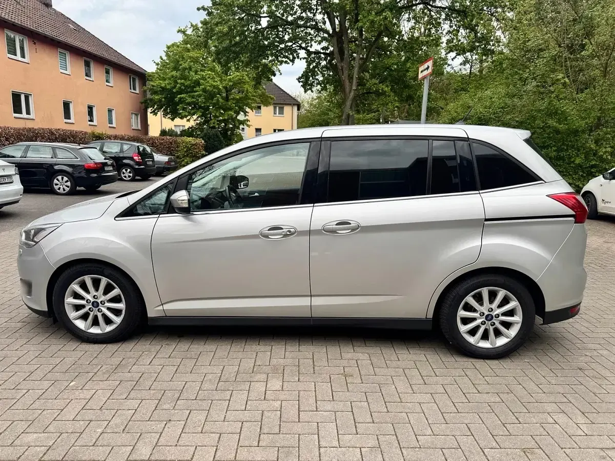Gebraucht Ford C-MAX Titanium 150 PS (110 kW) 2018 Silber Van / Kleinbus