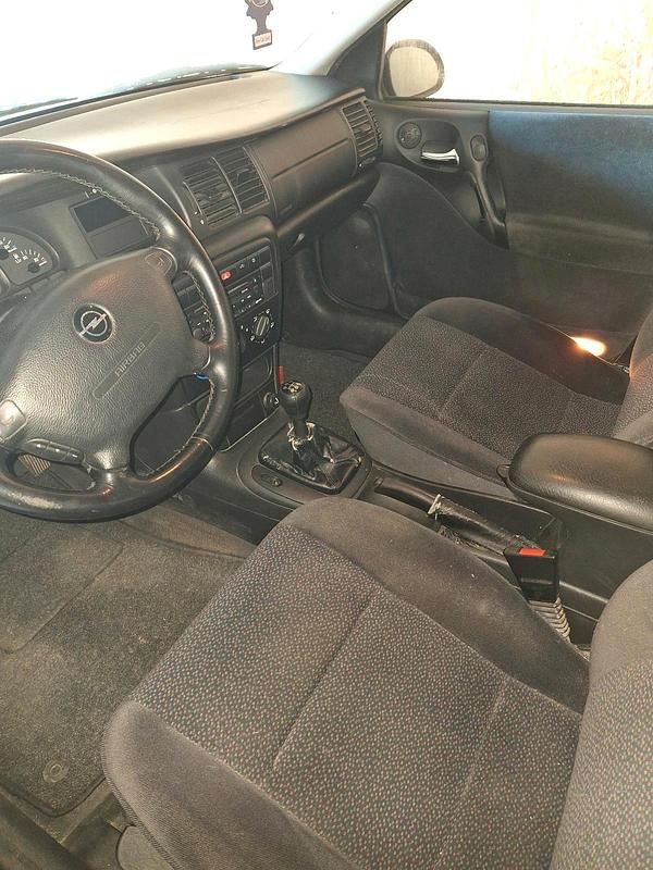 Gebraucht Opel Vectra 101 PS (74 kW) 2000 Rot Kombi