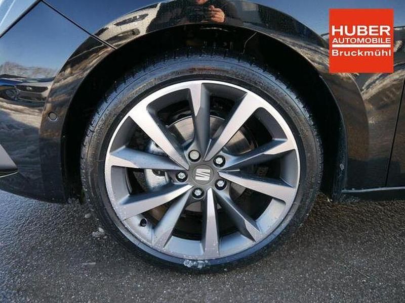 Neu Seat Leon FR 150 PS (110 kW) 2025 Midnight schwarz meta... Kombi