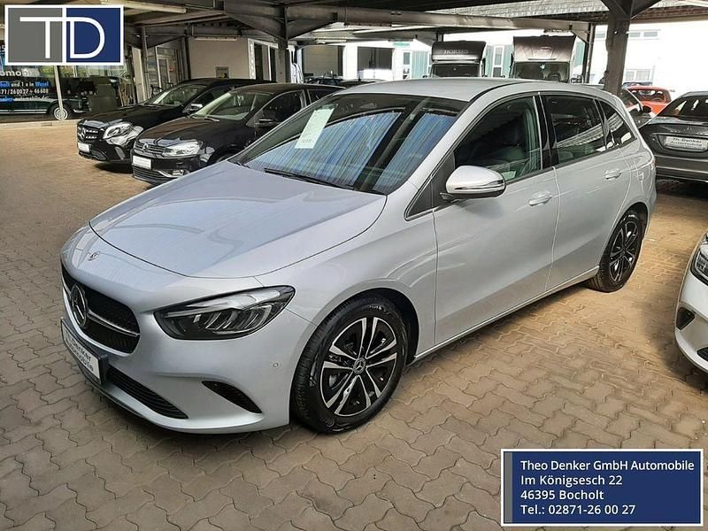 Silber Gebraucht 2023 Mercedes 200 Advanced Limousine | 27.900 € (Fairer Preis) - Bild 1/4