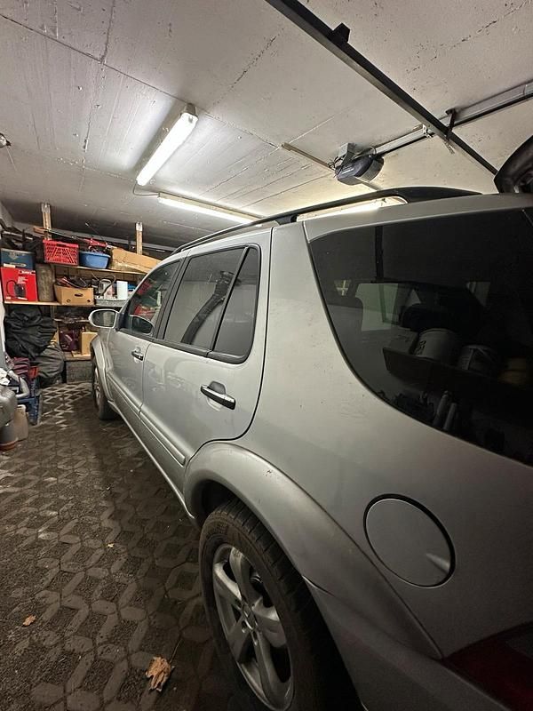 Gebraucht Mercedes ML400 320 PS (235 kW) 2003 Silber SUV