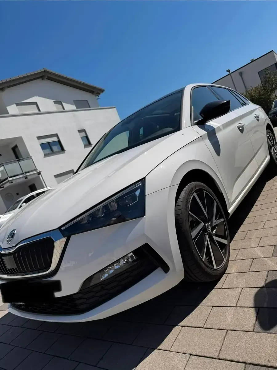 Gebraucht Skoda Scala 150 PS (110 kW) 2020 Weiß Kleinwagen