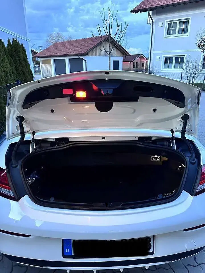 Gebraucht Mercedes C200 AMG line 184 PS (135 kW) 2018 Cabrio