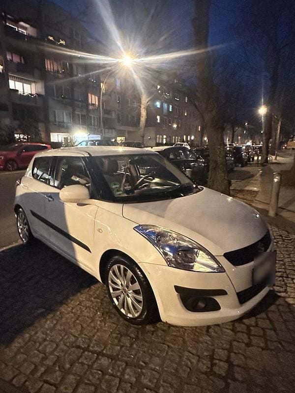 Gebraucht Suzuki Swift 93 PS (68 kW) 2012 Schwarz Kleinwagen