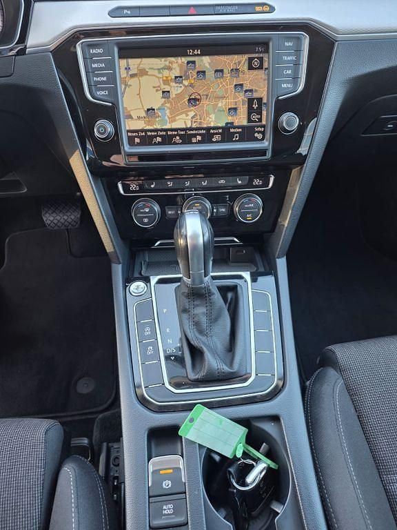 Gebraucht VW Passat Comfortline 190 PS (139 kW) 2015 Rot Kombi