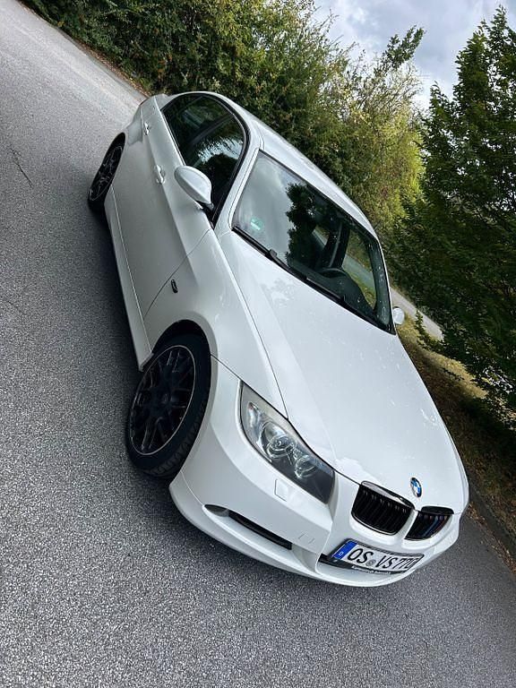 Weiß Gebraucht 2008 BMW 318 Limousine | 6.000 € (Etwas zu teuer) - Bild 1/4