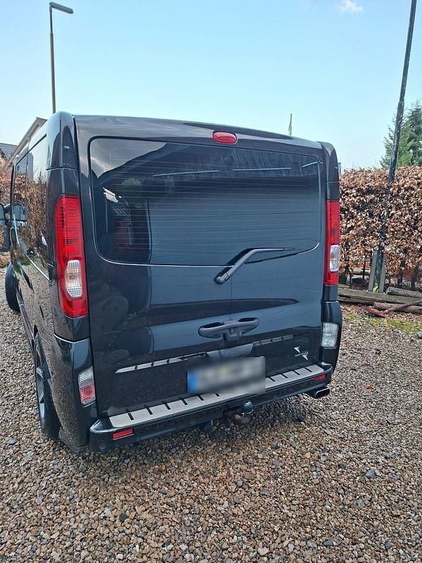 Gebraucht Renault Trafic 115 PS (84 kW) 2014 Schwarz Van / Kleinbus