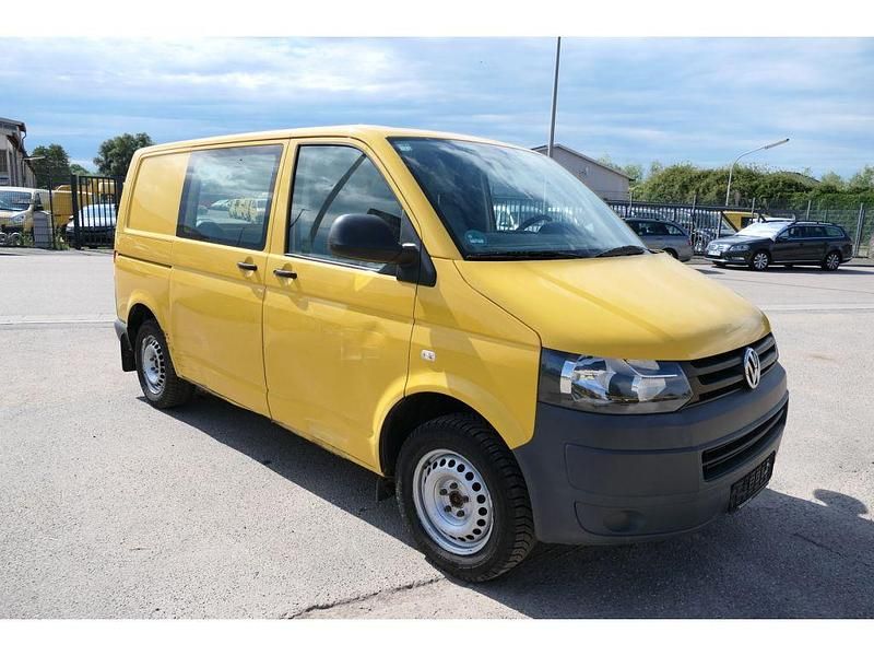Gebraucht VW T5 84 PS (61 kW) 2011 Ginstergelb r1032 Van