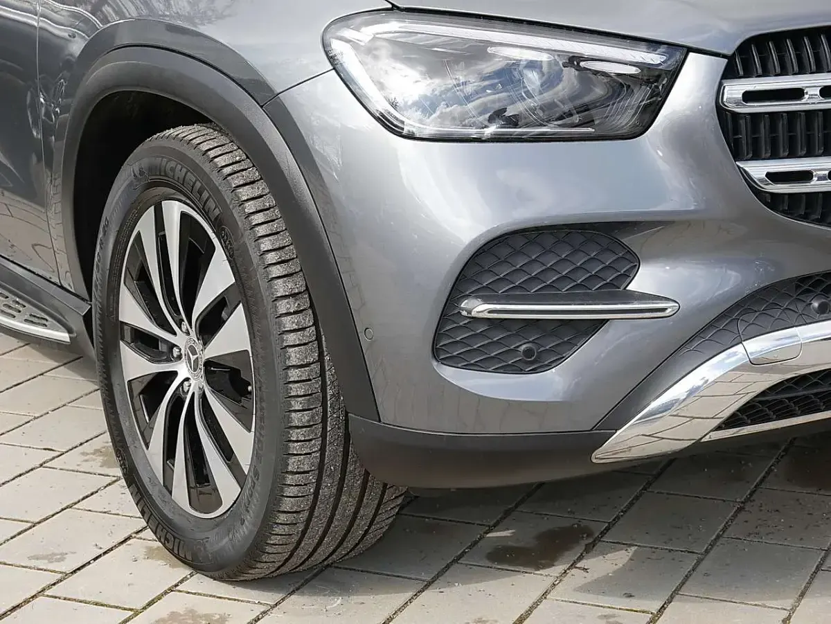 Gebraucht Mercedes GLE400 252 PS (185 kW) 2023 Metalliclack selenitgrau SUV