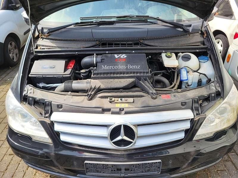 Schwarz Gebraucht 2013 Mercedes Viano Edition Van / Kleinbus | 35.000 € - Bild 1/4