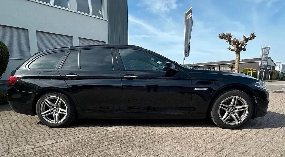 Gebraucht BMW 530 Sport Line 258 PS (189 kW) 2016 Schwarz Kombi