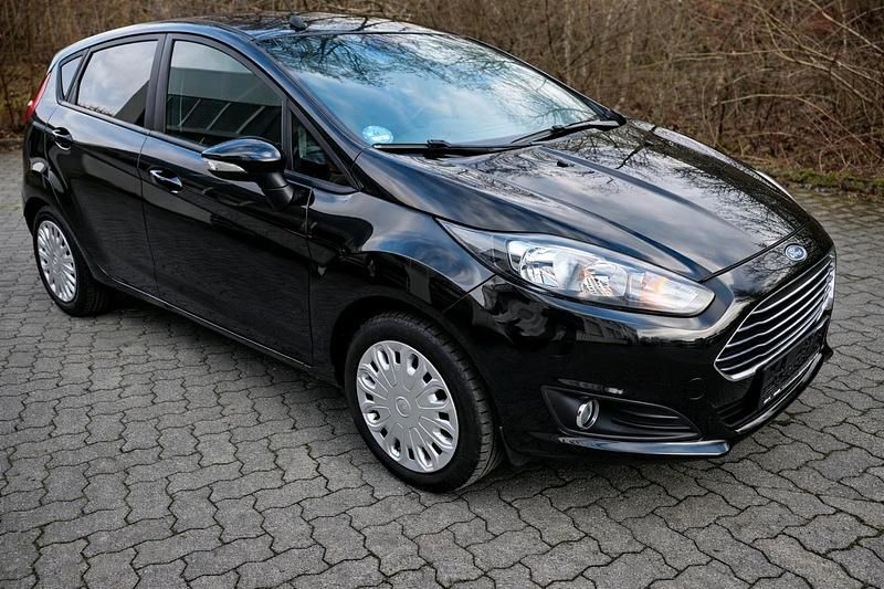Gebraucht Ford Fiesta 80 PS (58 kW) 2014 Schwarz Kleinwagen