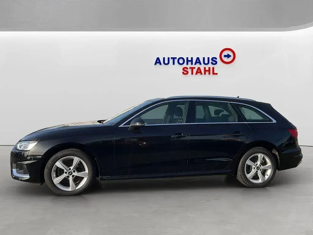 Używany Audi A4 Advanced 163 KM (119 kW) 2022 Czarny Kombi