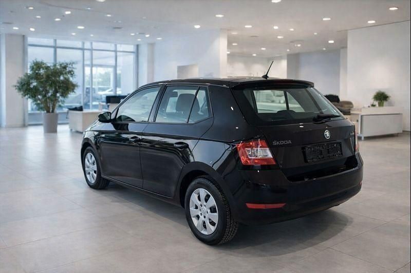 Gebraucht Skoda Fabia 60 PS (44 kW) 2019 Schwarz Limousine
