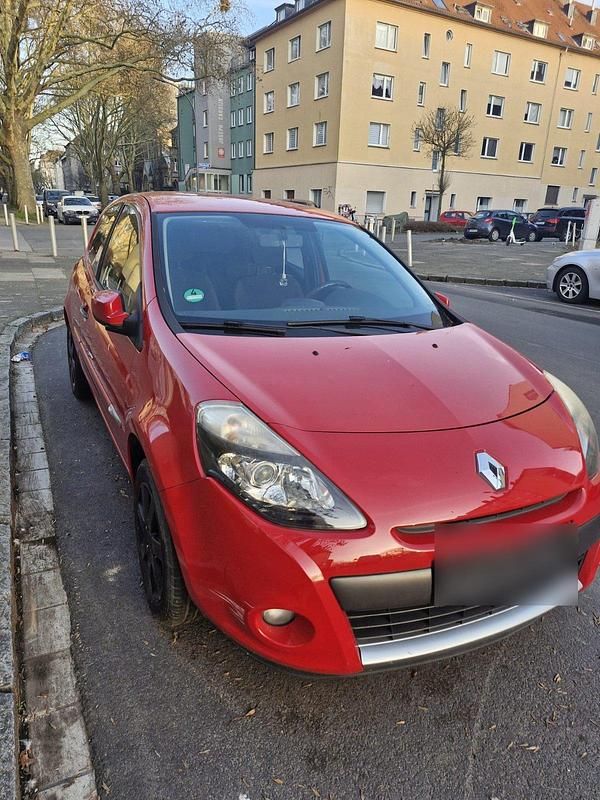 Gebraucht Renault Clio II 78 PS (57 kW) 2009 Rot Kleinwagen