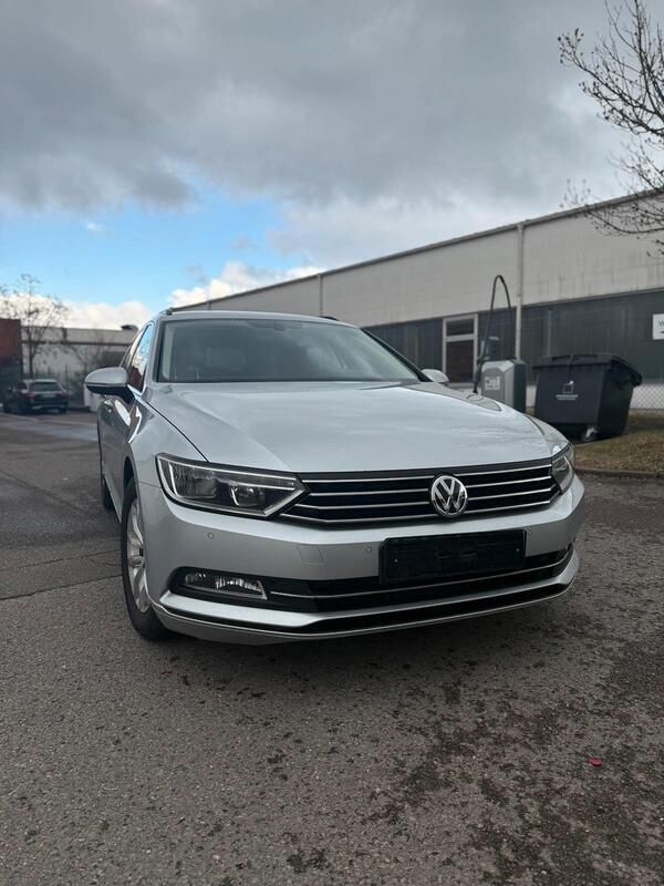 Silber Gebraucht 2015 VW Passat Comfortline Limousine | 12.700 € (Guter Preis) - Bild 1/4