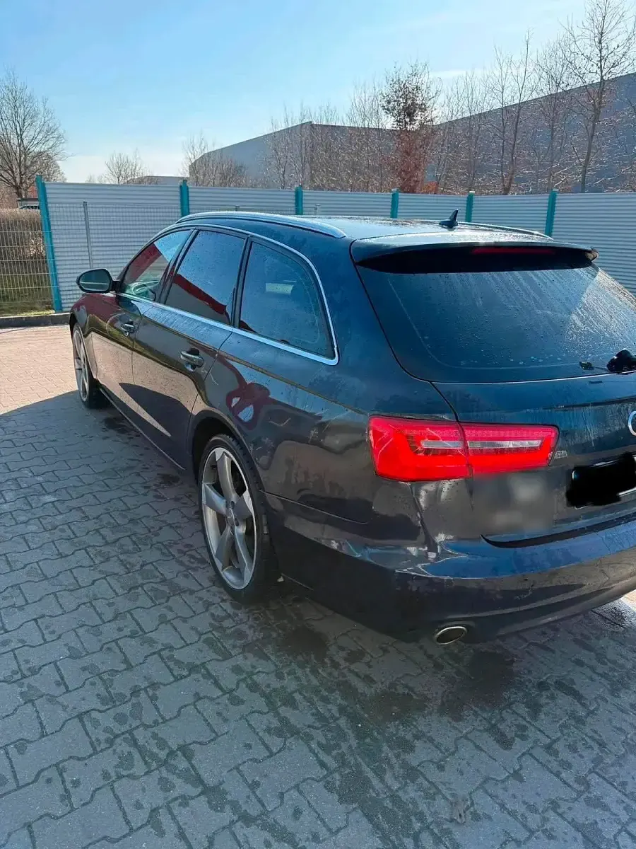 Gebraucht Audi A6 204 PS (150 kW) 2012 Blau Kombi