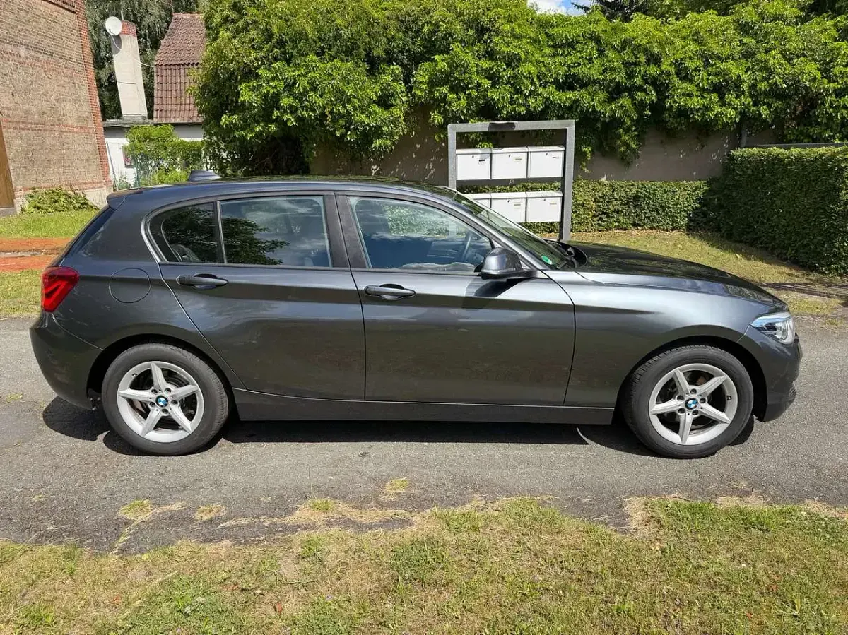 Gebraucht BMW 116 Advantage 116 PS (85 kW) 2016 Mineralgrau metallic Kleinwagen